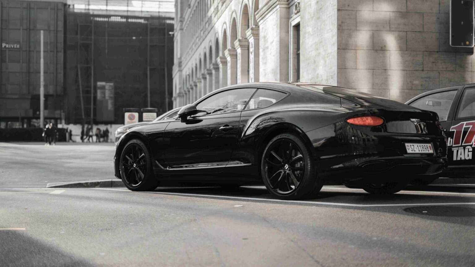 10 Tips to Avoid Hidden Charges When You Rent a Car in Dubai